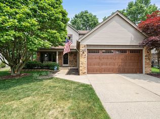 41650 Huntington Ct, Clinton Township, MI 48038
