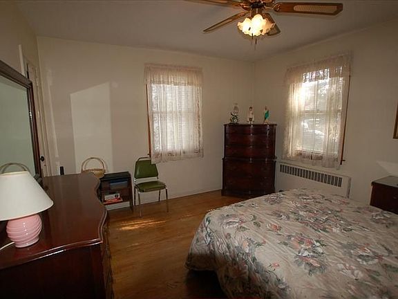 5th image of 207 Brooklyn Ave
