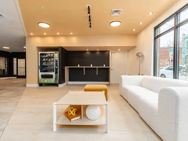 Q10 Luxury Apartments — Photo 45