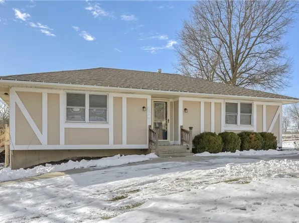 6701 E 155th St, Belton, MO 64012