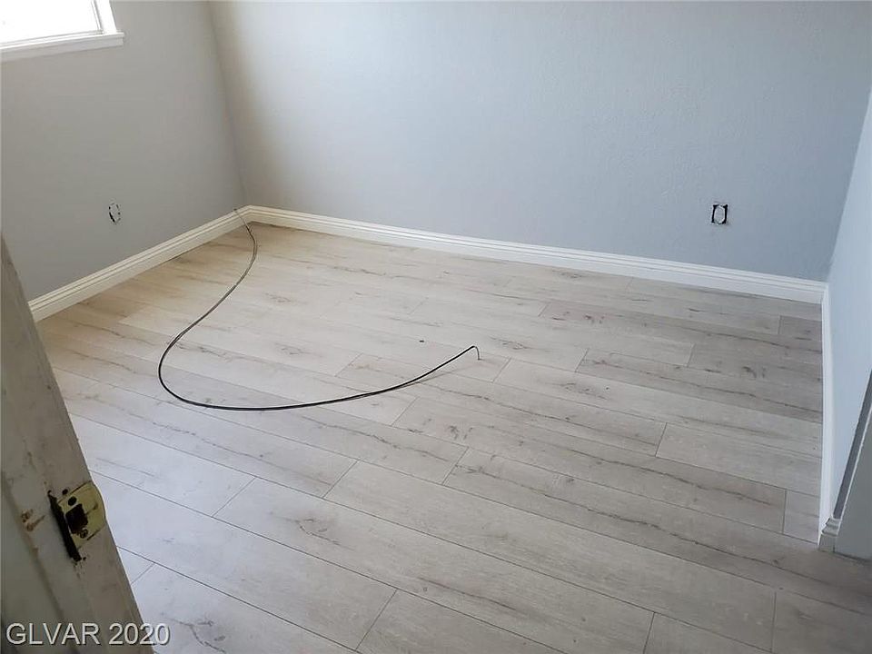 2nd image of 743 Remington Dr