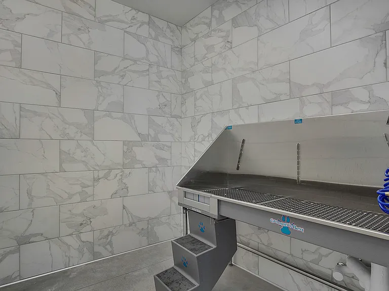 Parq Crossing Apartments — Photo 7