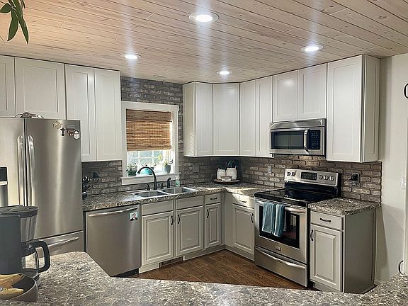 4th image of 5928 Cobblestone Dr