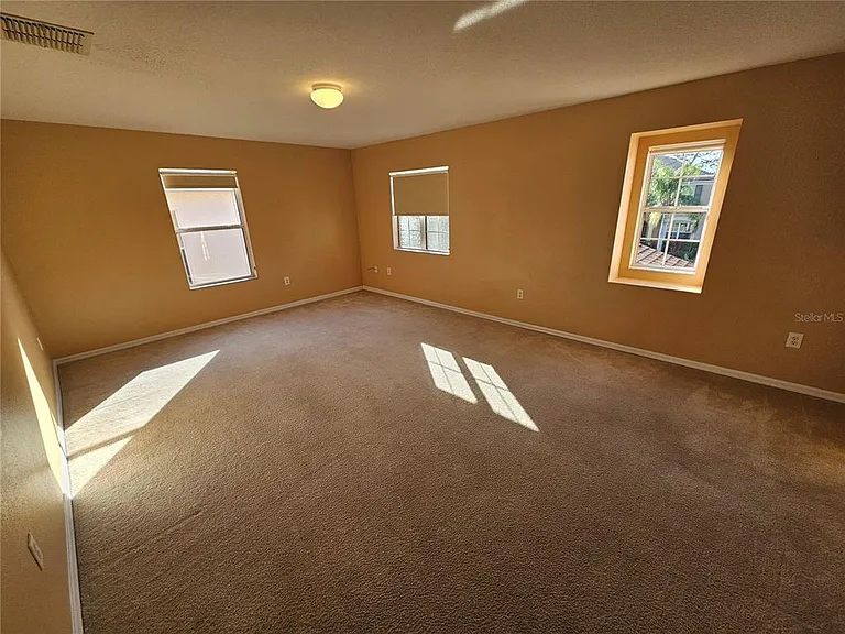 1881 Strathmore Cir — Photo 8