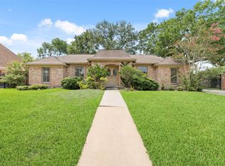 11838 Riverview Dr, Houston, TX 77077