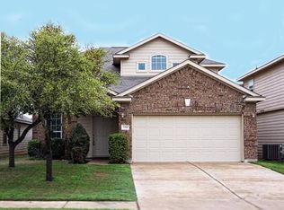 104 Chickadee Ln, Leander, TX 78641