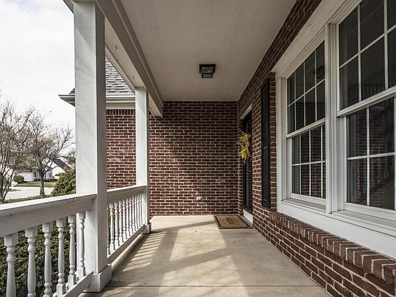 4th image of 6351 Hermitage Dr