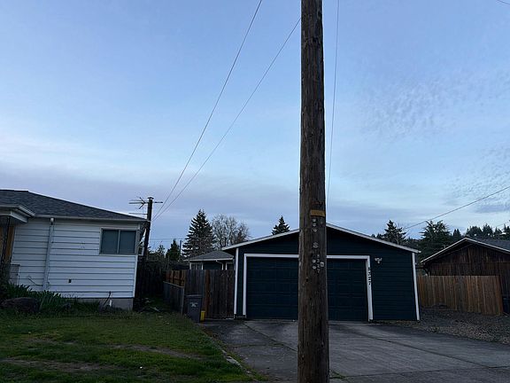 3rd image of 8327 NE Broadway