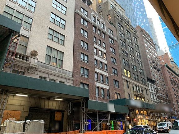 4th image of 120 W 58th St