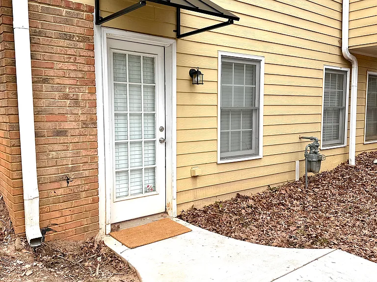 3135 Lake Seminole Pl — Photo 6