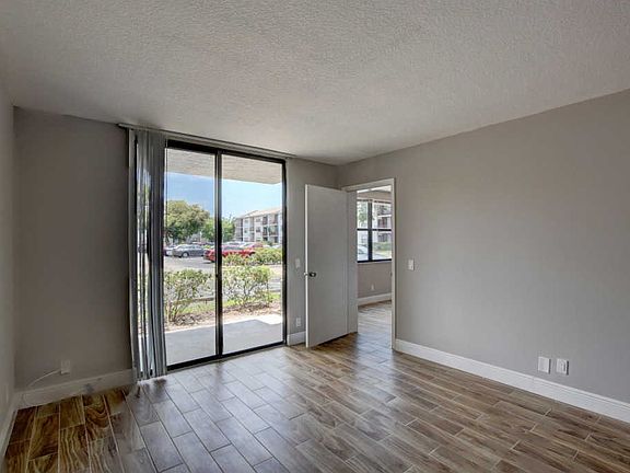 5th image of 738 Executive Center Dr APT 15