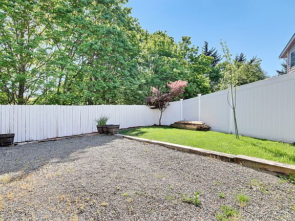 4th image of 402 17th Avenue Ct SW