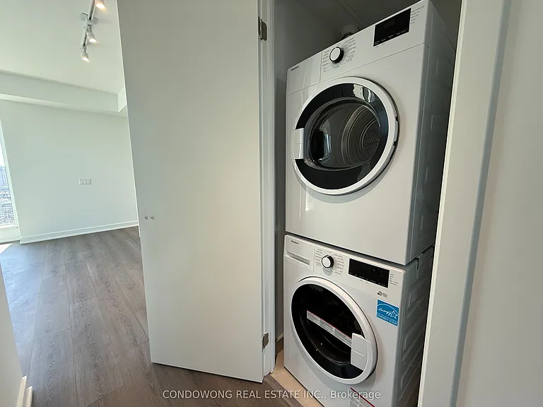 8 Wellesley St W #3309 — Photo 14