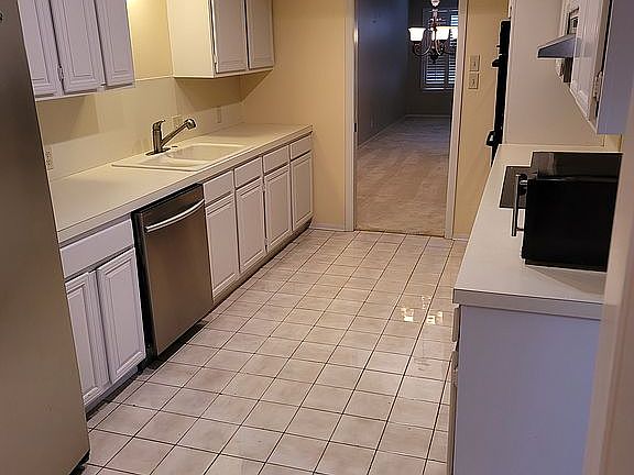 Kitchen appliances convey!
