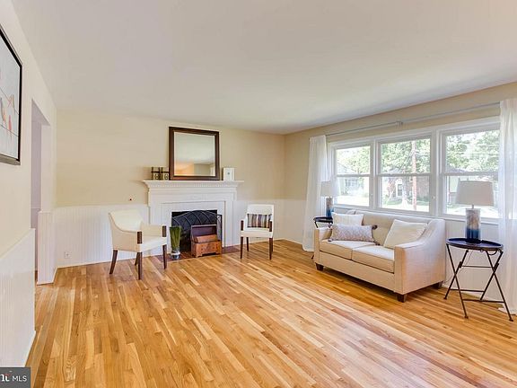 3rd image of 7805 Kincardine Ct