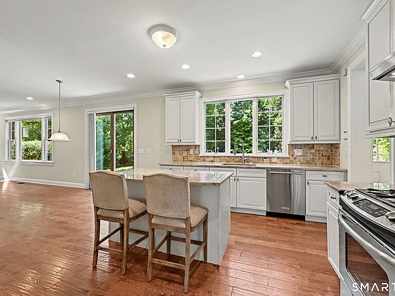 5th image of 7 Hessian Drive