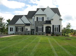 801 Stone House Ln, Lititz, PA 17543