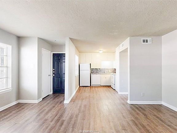 3rd image of 3800 E 29th St APT 13