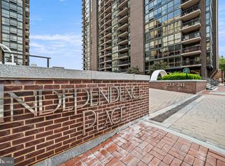 241 S 6th St APT 1106C, Philadelphia, PA 19106
