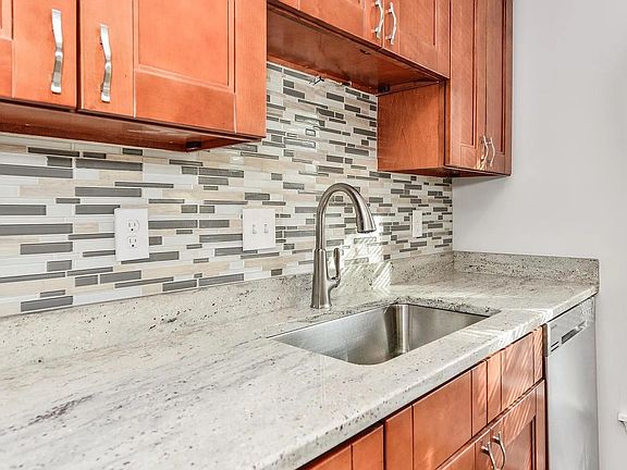 5th image of 2862 Kelly Sq