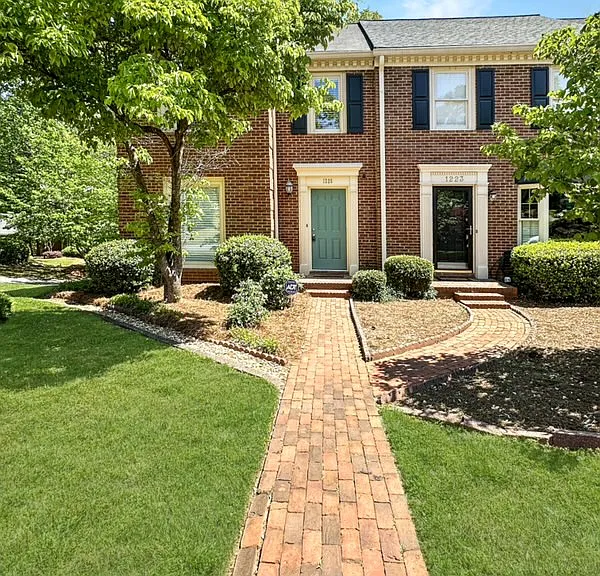 1225 Whitlock Ridge Dr SW — Photo 2
