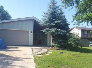 1311 Foxcroft Dr, Aurora, IL 60506