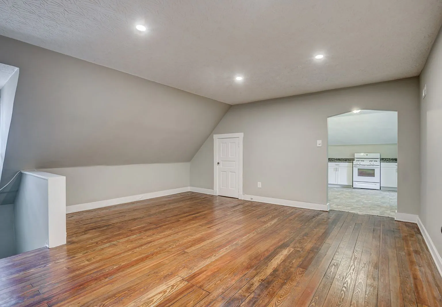 1 bed, 1.0 bath, 650 sqft, $820 — Photo 3