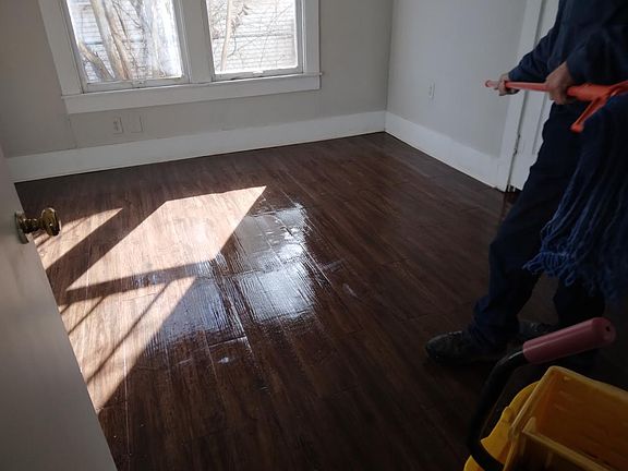 5th image of 766 Ross Ave