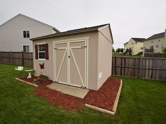 3rd image of 39381 Kinsley Ln