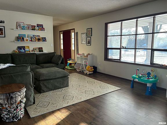 5th image of 1170 E 1330th St