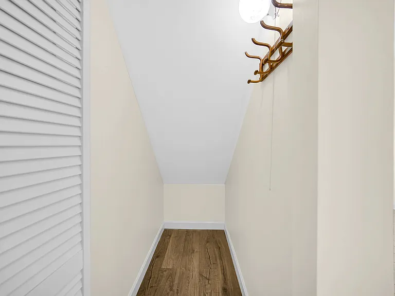 1807 Whitney Dr — Photo 20