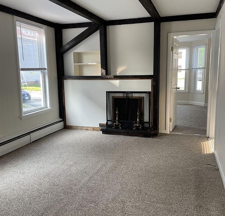 1st image of 160 Holland St #1