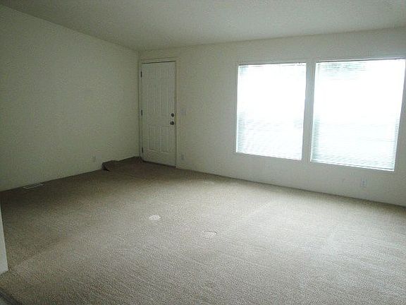 5th image of 3222 Whitney Dr