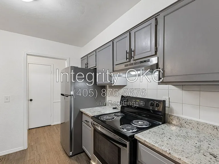 8514 Candlewood Dr — Photo 24