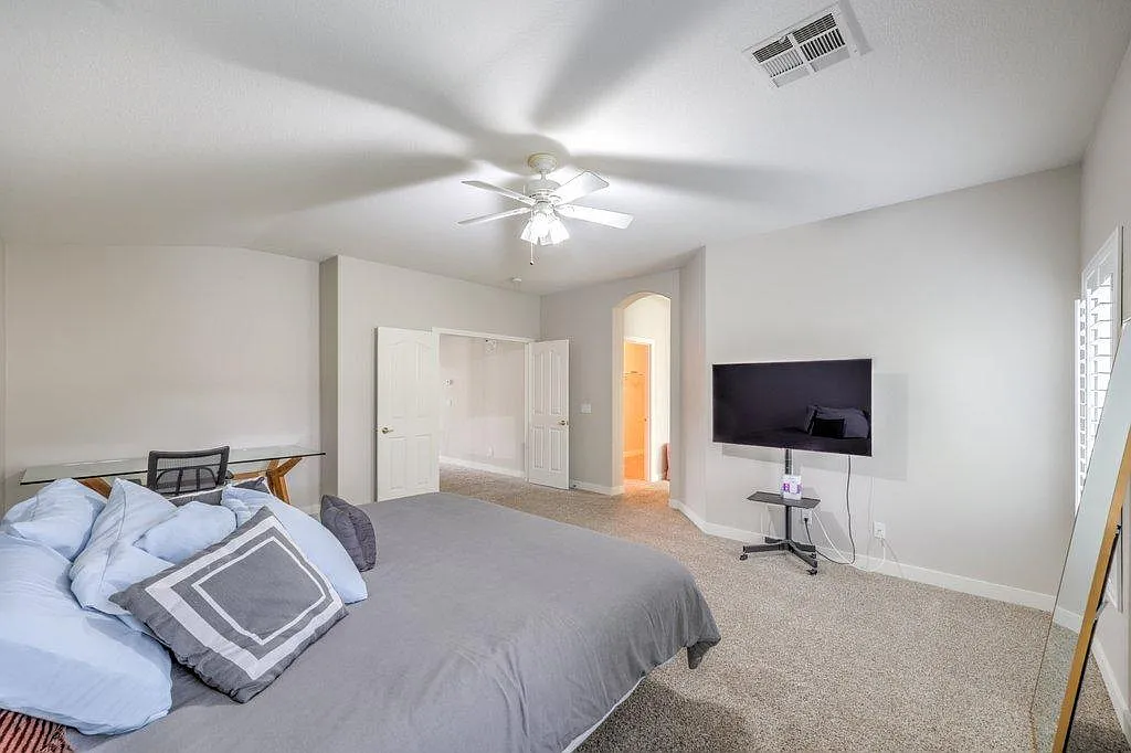 4 bed, 2904 sqft, $4,500 — Photo 4