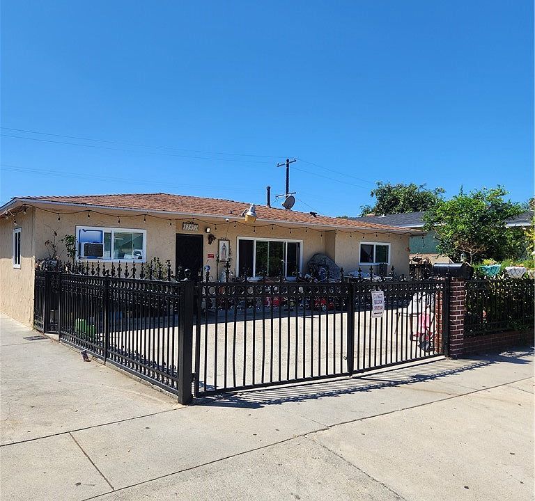 1st image of 12432 222nd St