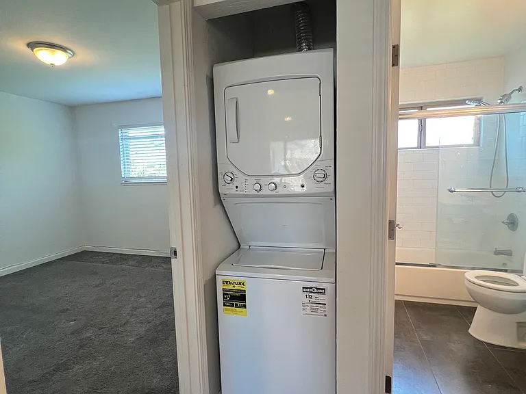214 Avery Ln #6 — Photo 11