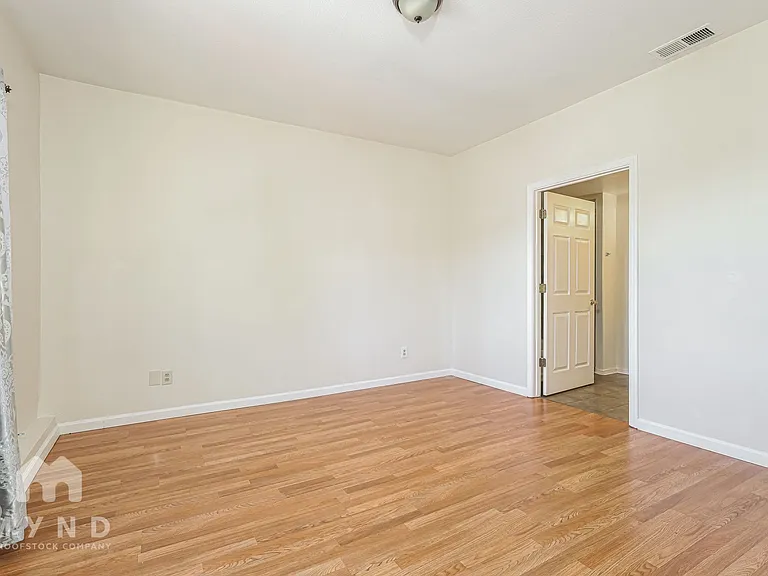 2150 Sutro St #G4 — Photo 8