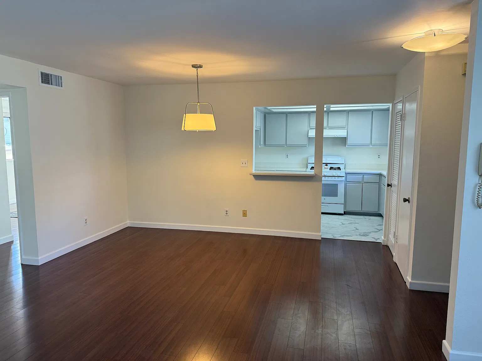 617 N Kenwood Street — Photo 2