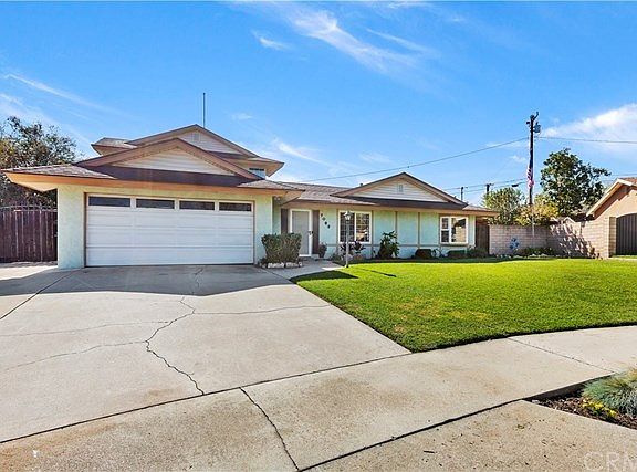3rd image of 7082 Avenida Leon