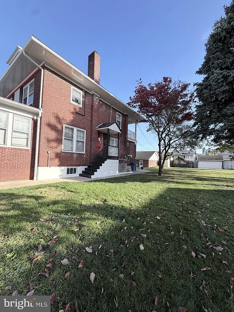 3 bed, 1.0 bath, 1626 sqft, $2,100 — Photo 3
