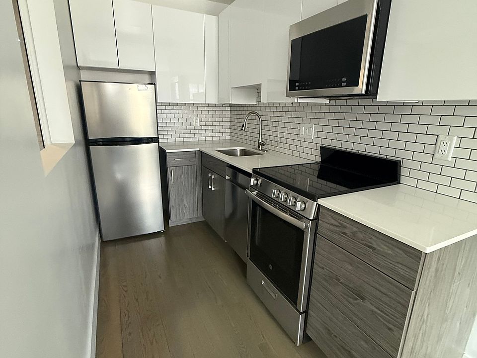 1st image of 12 Peterborough St #20