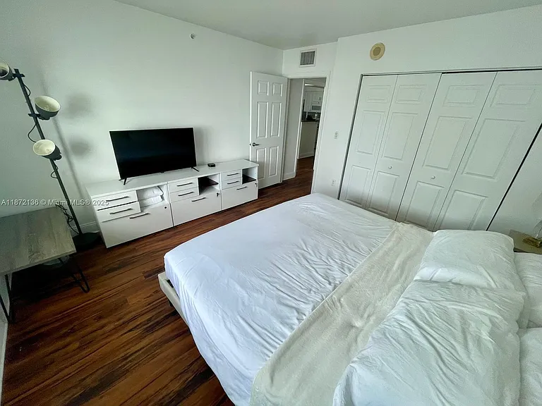 1155 Brickell Bay Dr #1805 — Photo 7