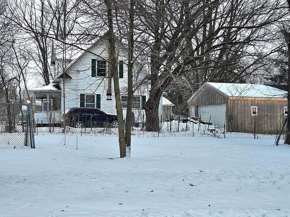 2nd image of 45 9th Ave NW