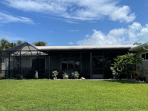 5th image of 615 Barcelona Ct