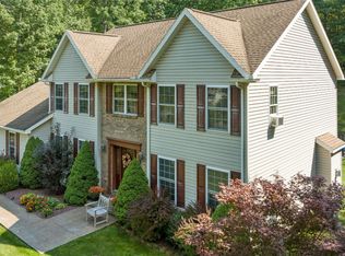 30 Azalea Dr, Apalachin, NY 13732