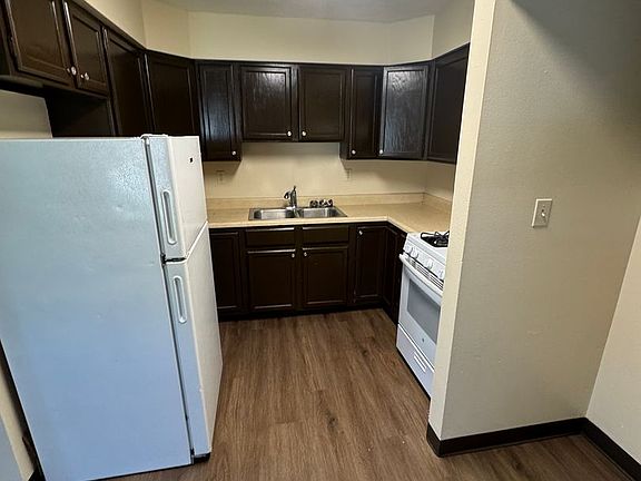4th image of 315 E Rose Ave #Des