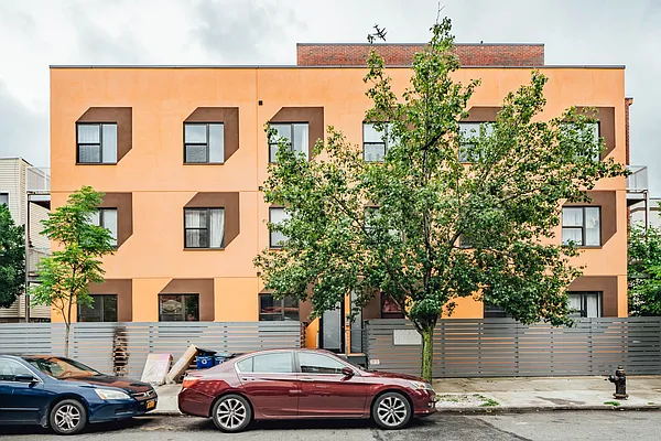 Rented by Nooklyn NYC LLC | media 32