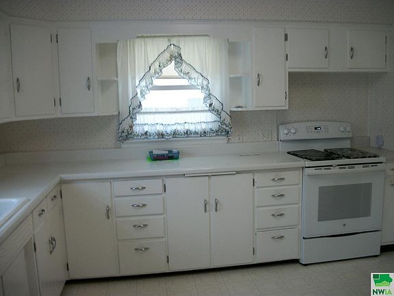 5th image of 712 N Roosevelt Ave
