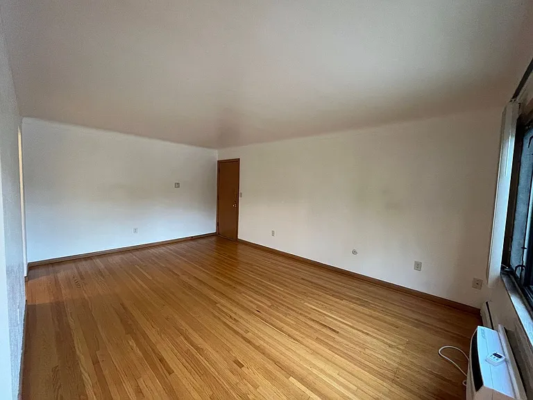 658 Greenbrier St — Photo 20